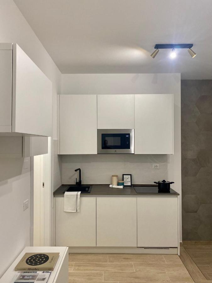 Suite Stresa Milano Centrale 3Pax Wifi Buitenkant foto